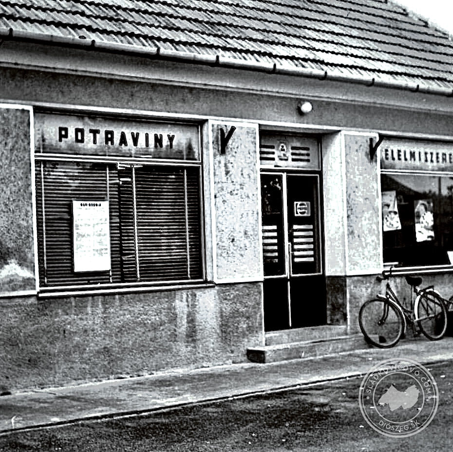 Predajňa potravín Zdroj v Nemeckom Diószegu (Szilvi bácsi) v 80. rokoch minulého storočia.