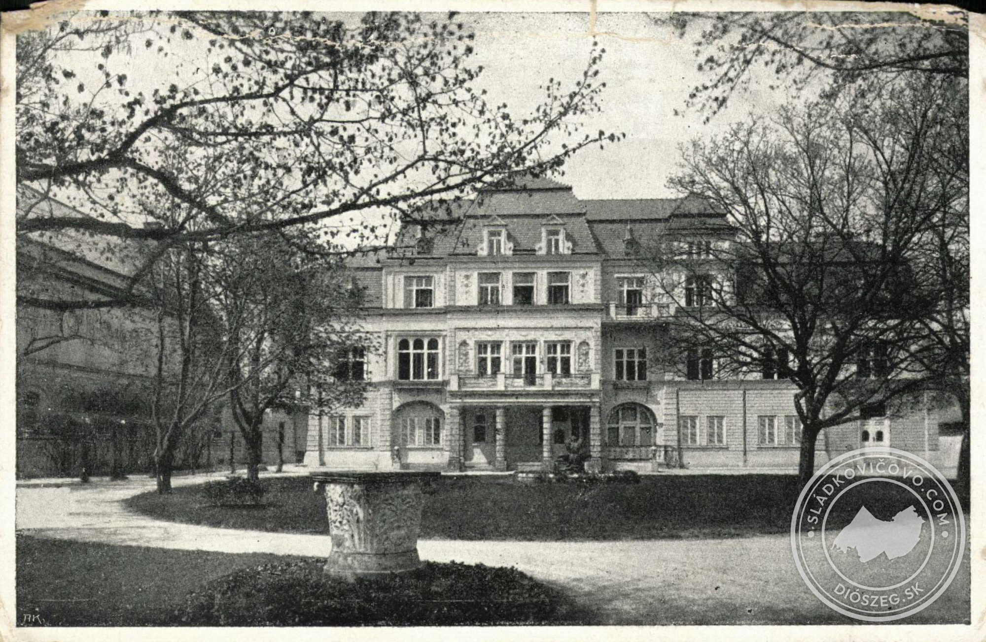 Pohľadnica, ktorá prešla poštou pred sto rokmi v roku 1925.